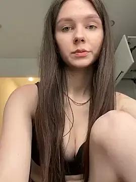 MilaBee from StripChat