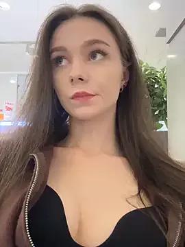MilaBee from StripChat