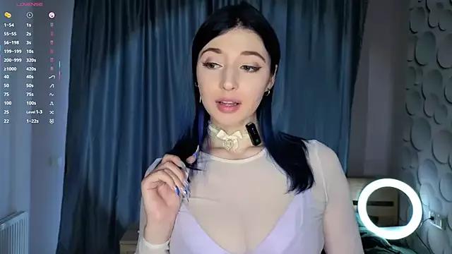 MinnieHiness from StripChat