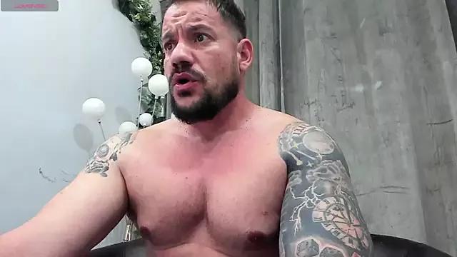 Musclemonster31 from StripChat