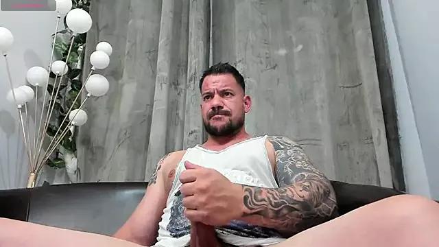 Musclemonster31 from StripChat