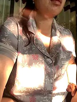 Nhung584 from StripChat is Freechat