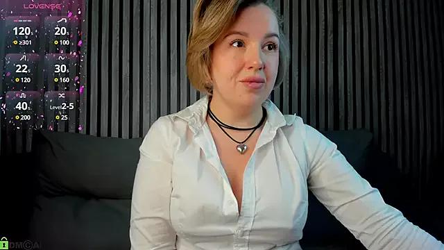 Nikki_Kai from StripChat