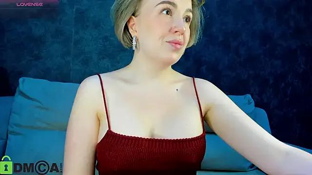 Nikki_Kai from StripChat