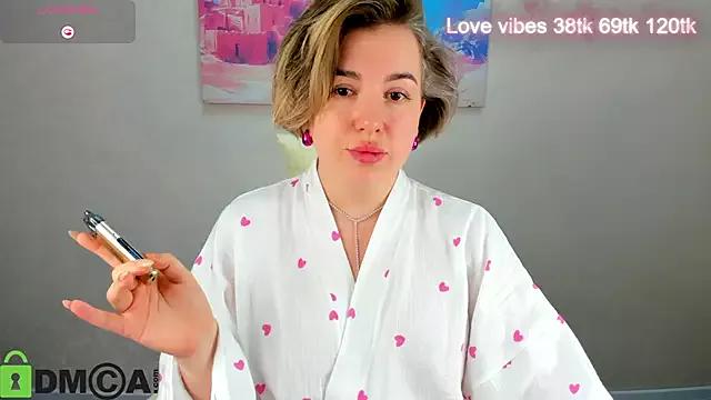 Nikki_Kai from StripChat
