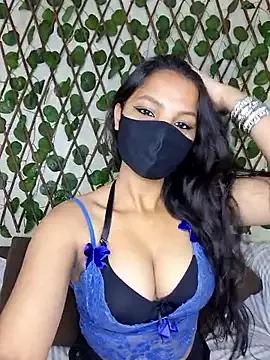 Noor-Bold from StripChat is Freechat