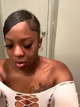 ObsessedWLyla from StripChat