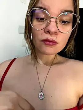 Pribaixinha from StripChat