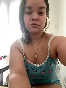 Pribaixinha from StripChat