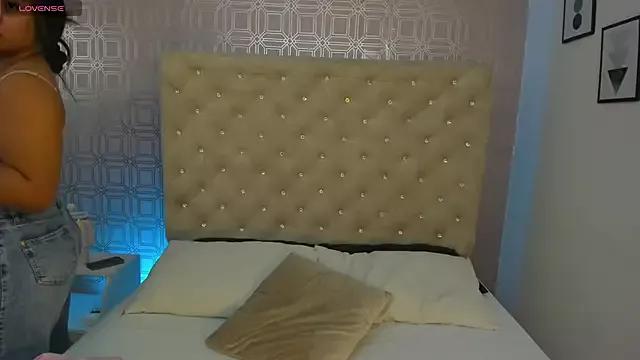 Sara_Desire from StripChat