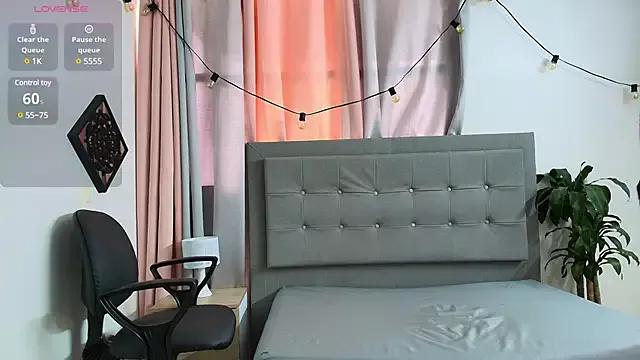 saray_reese from StripChat
