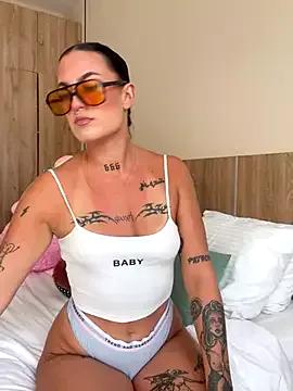Savana_heart from StripChat