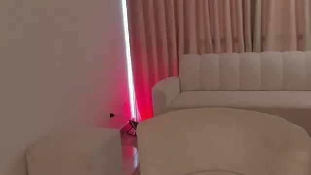 SavannahWildee from StripChat