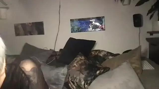Shy_Ivy from StripChat