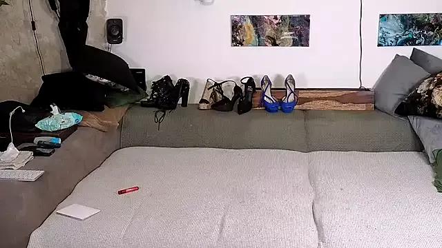 Shy_Ivy from StripChat