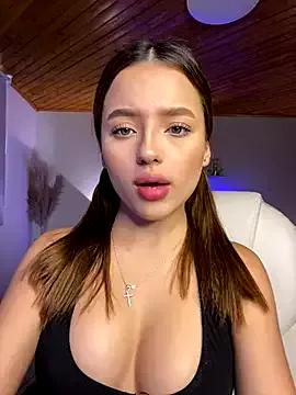 Sofia18_pinkk from StripChat
