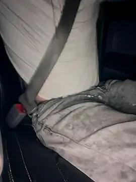 Spunwhiteboy1992 from StripChat
