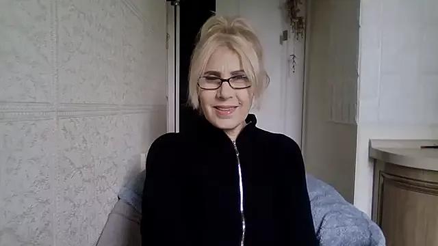 sweet_raspberry from StripChat
