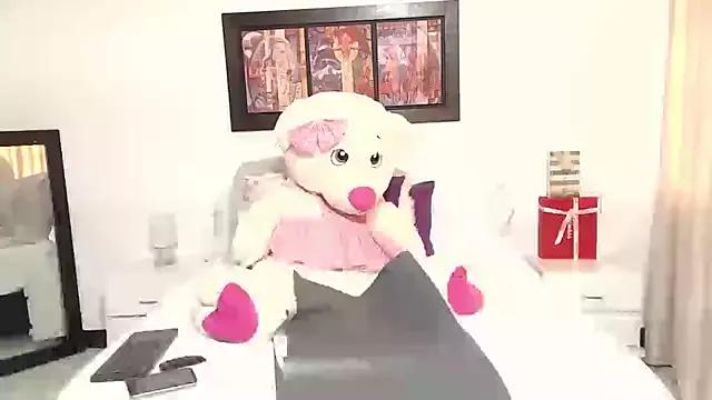 swetGricel from StripChat is Freechat