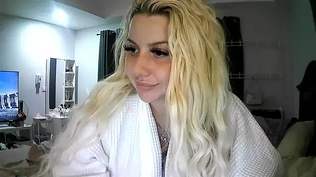 TiaDoll from StripChat