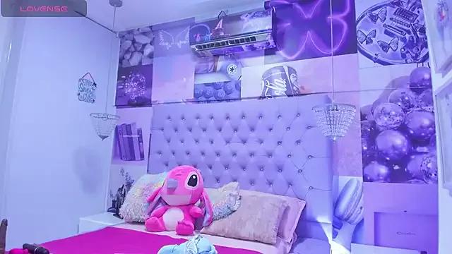 Vivi_prinncess from StripChat