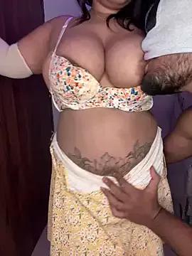 WifyHubby_38 from StripChat