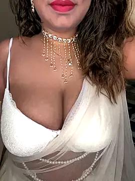 WifyHubby_38 from StripChat