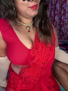 WifyHubby_38 from StripChat