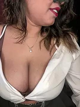 WifyHubby_38 from StripChat