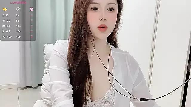Yaya929 from StripChat
