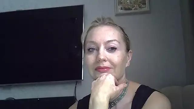 ZarinaSwift from StripChat