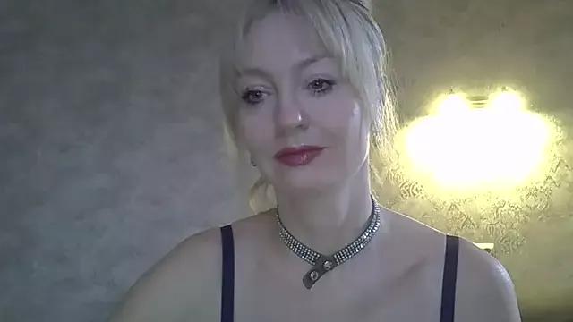 ZarinaSwift from StripChat