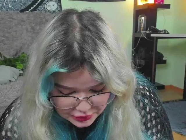 Offline -CandyM1lky- on BongaCams