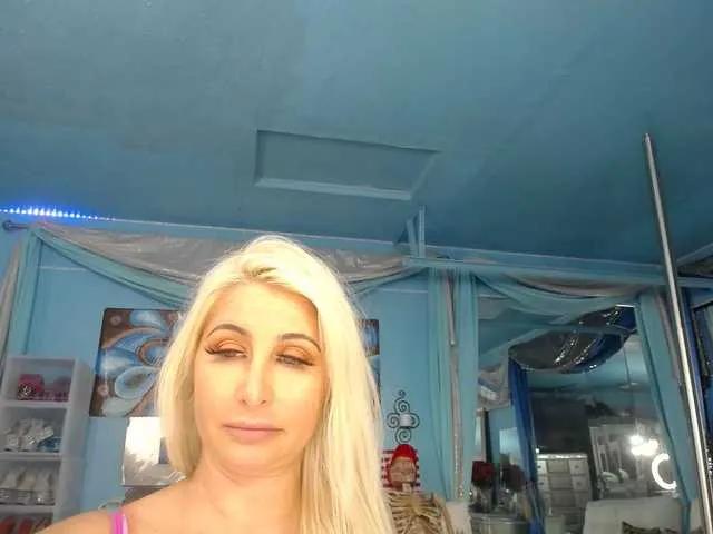 Freechat adrianna_fox on BongaCams