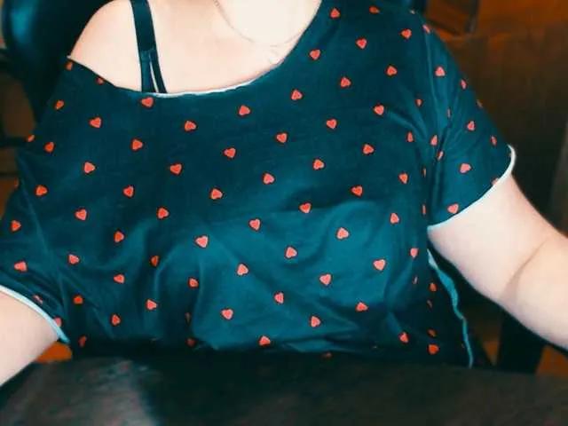 Offline Alisa1917 on BongaCams