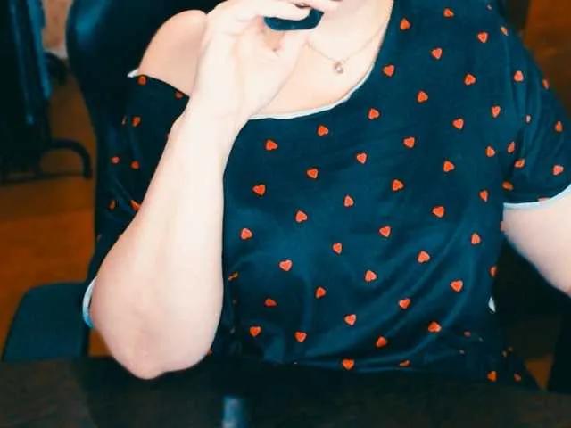 Offline Alisa1917 on BongaCams