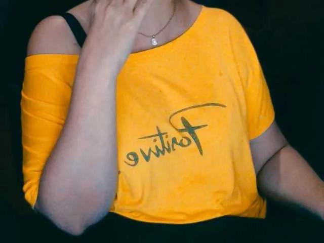 Offline Alisa1917 on BongaCams