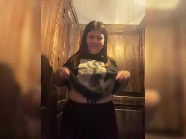 Offline alissha05 on BongaCams