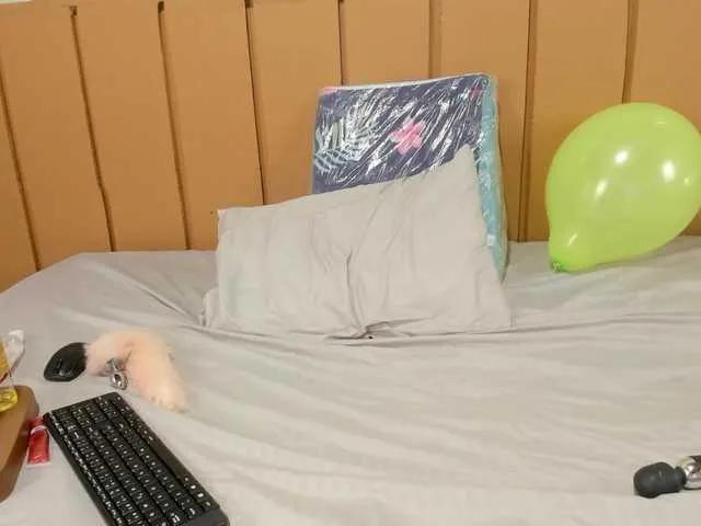 Offline ally-blonde on BongaCams