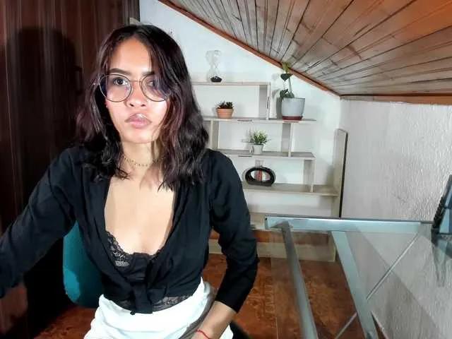 Offline amy-lennox on BongaCams