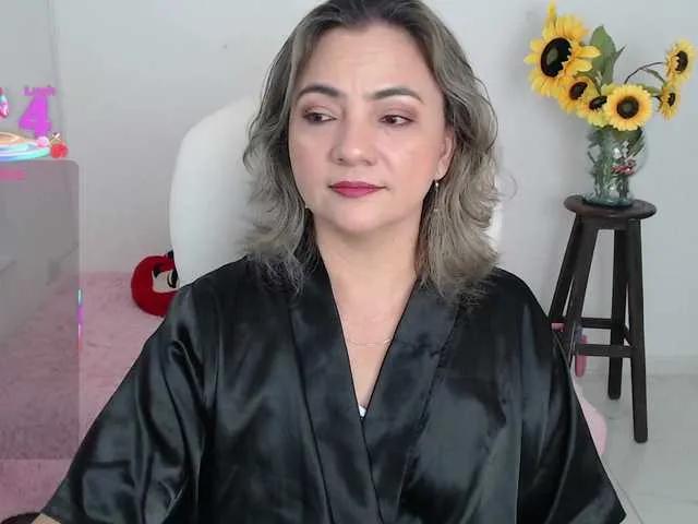 ana-milf on BongaCams 