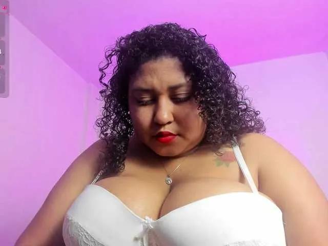 Freechat Ayliinn on BongaCams