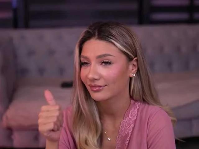 Offline BlairSander on BongaCams