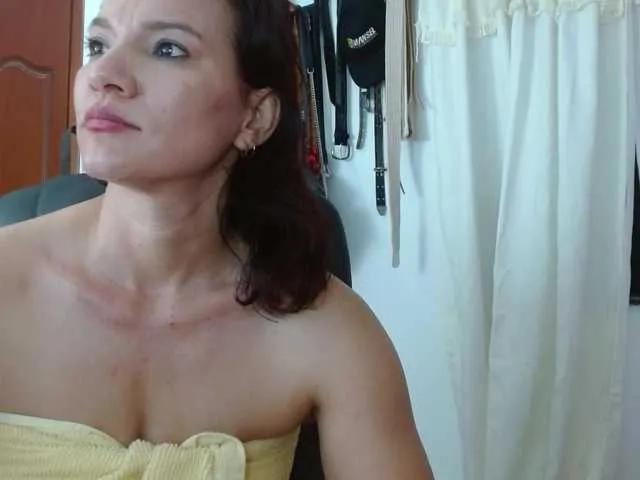 Freechat Briggiteskyangels on BongaCams