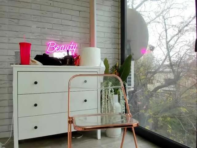 Offline BritneyCharm on BongaCams