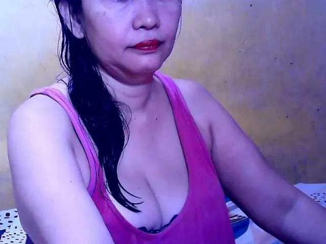 Offline Carmela4u on BongaCams