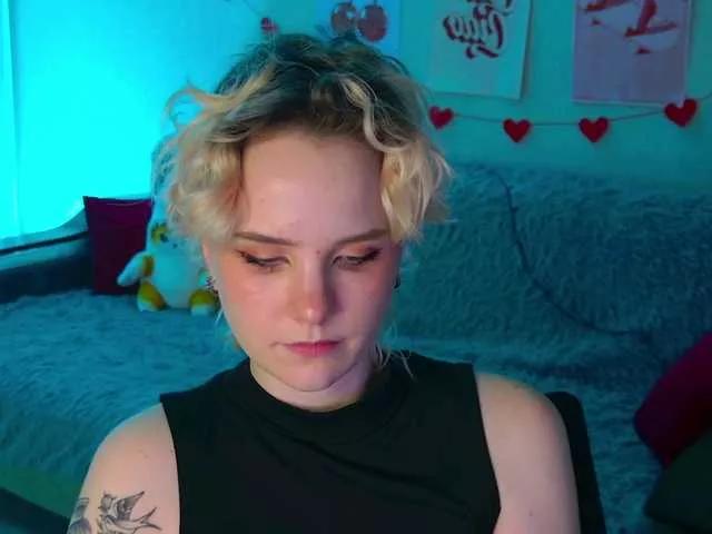 Offline Cool-Love on BongaCams