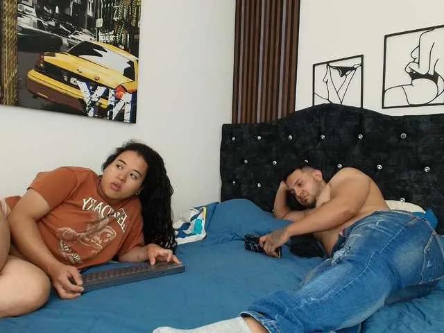 Offline couplee-horny on BongaCams