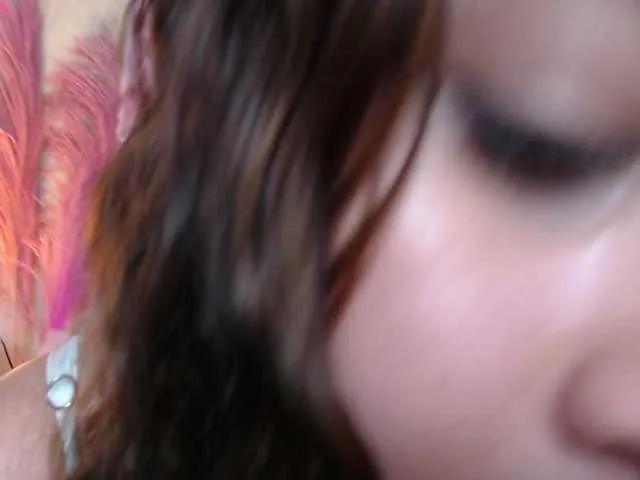 Offline CurlyDani on BongaCams