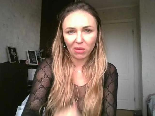 Offline CuteFngelina on BongaCams